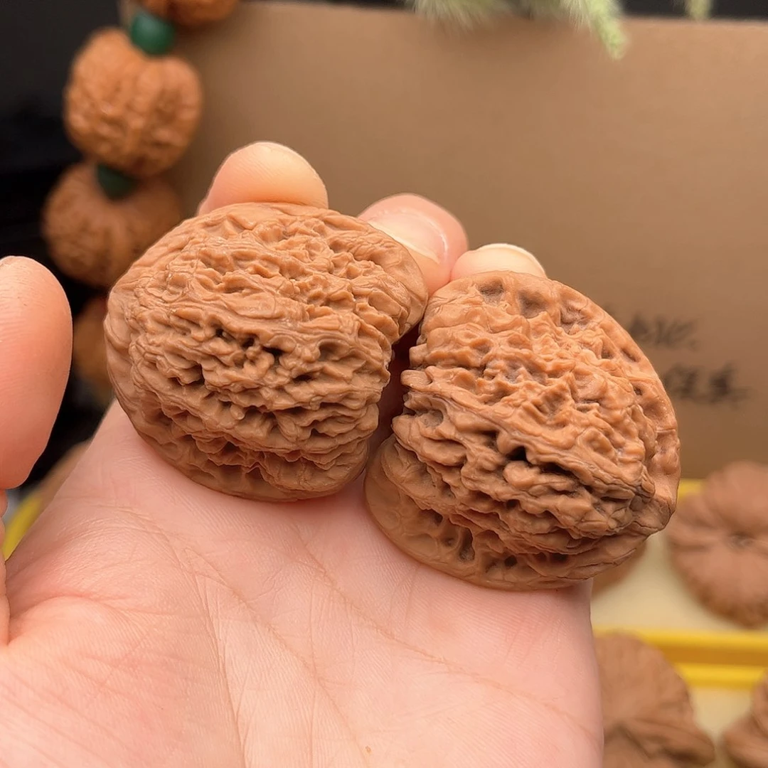 文玩核桃吊坠南疆全品38