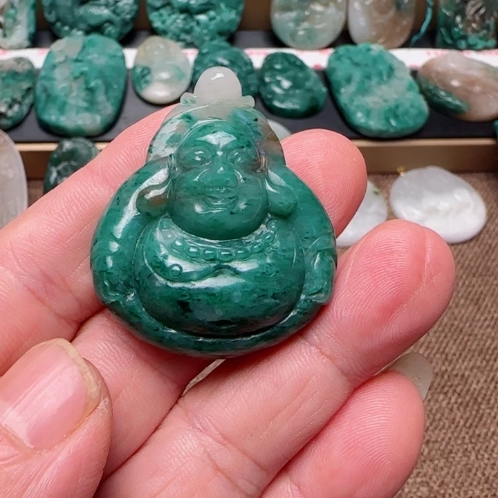 独山玉未镶嵌颈饰