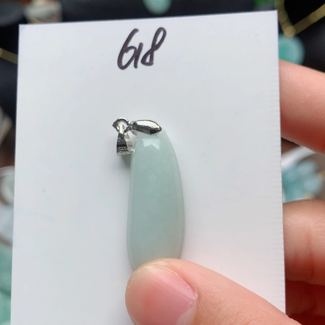 翡翠颈饰合金吊坠