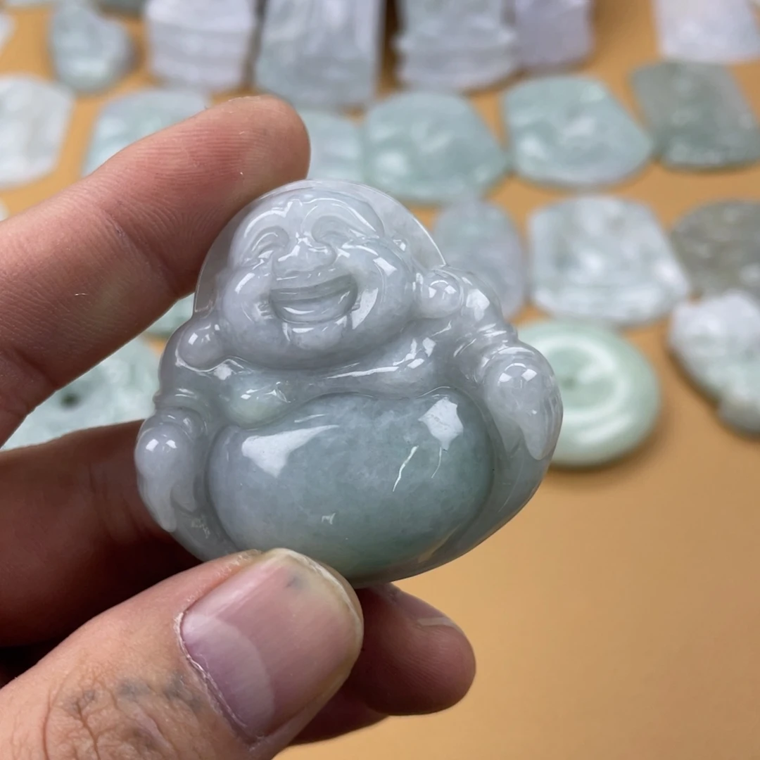 翡翠未镶嵌颈饰佛公