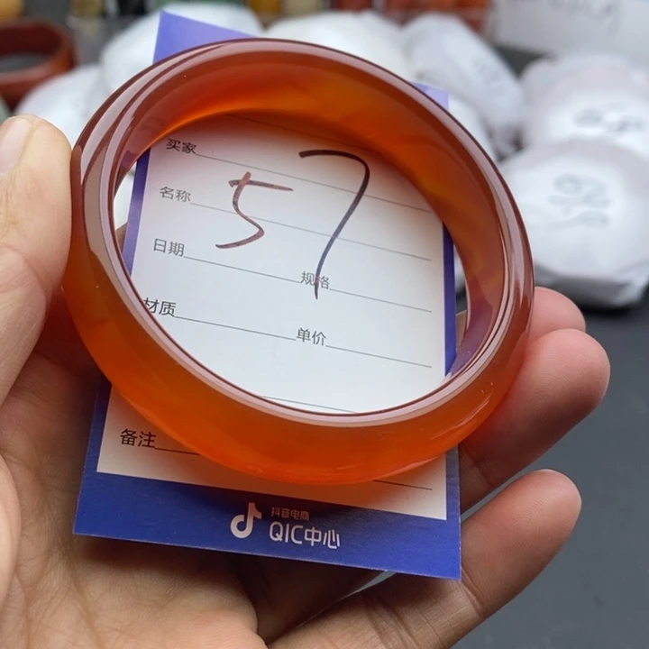 未镶嵌手镯石英质玉