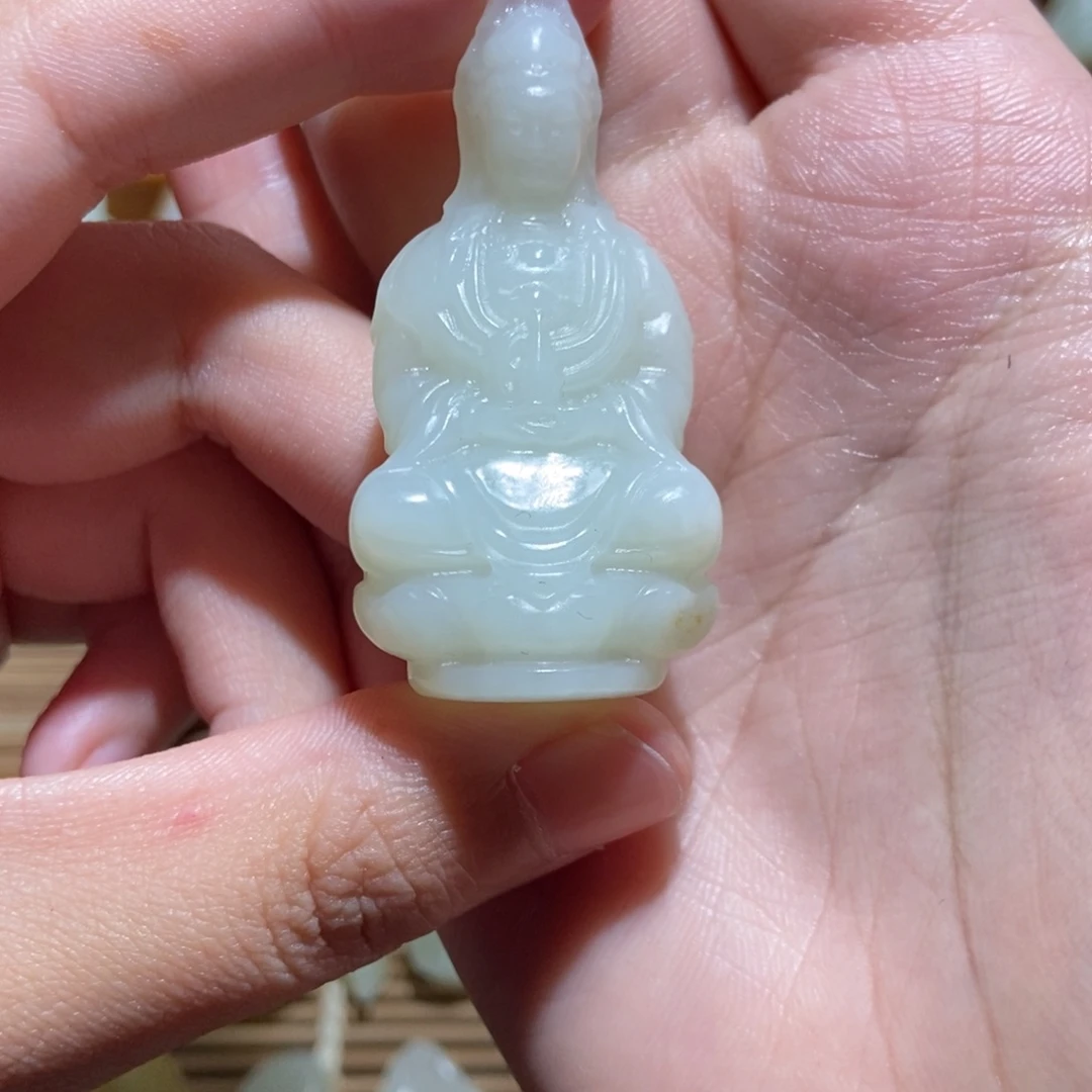 奋***斗和田玉未镶嵌颈饰