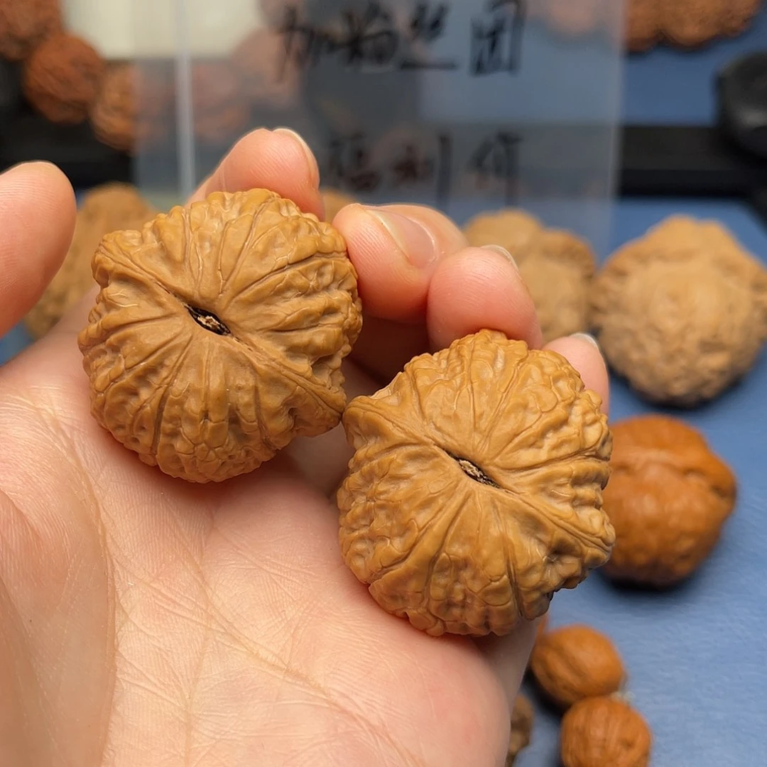 J***G文玩核桃吊坠磨盘