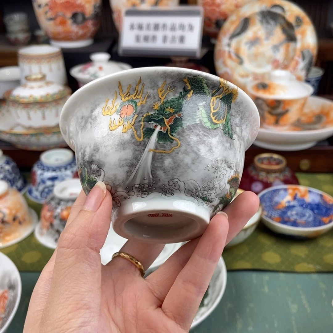 陶瓷的设计师是一个人