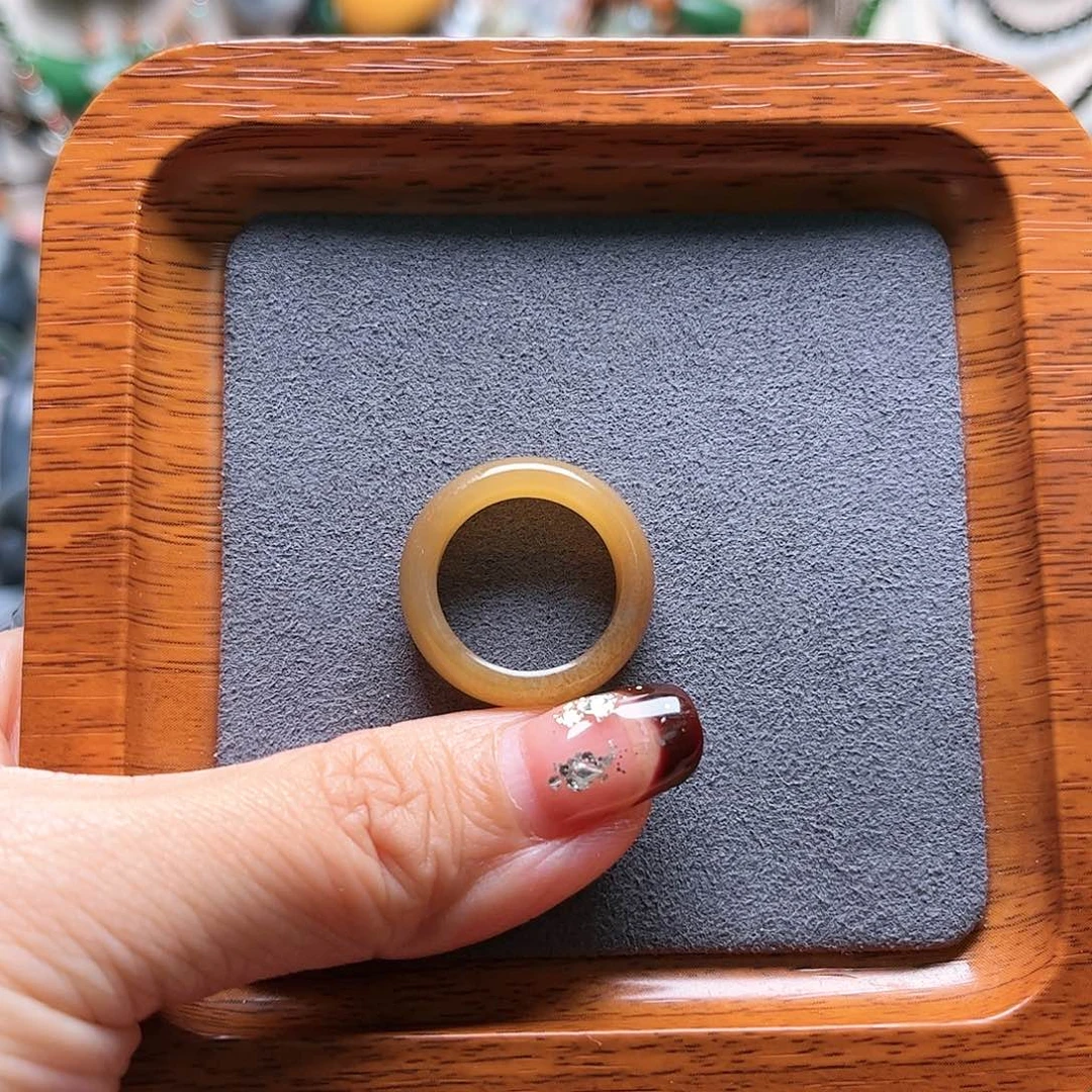 和田玉颈饰未镶嵌邓****字