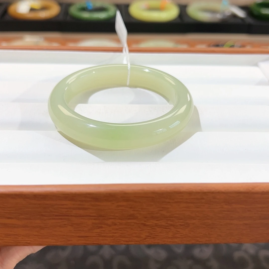 和田玉手镯未镶嵌  【浅翠】