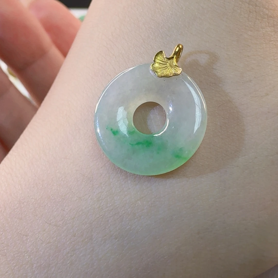 颈饰18K金镶嵌翡翠吊坠