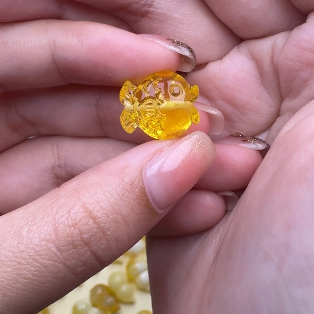 琥珀未镶嵌裸石30号