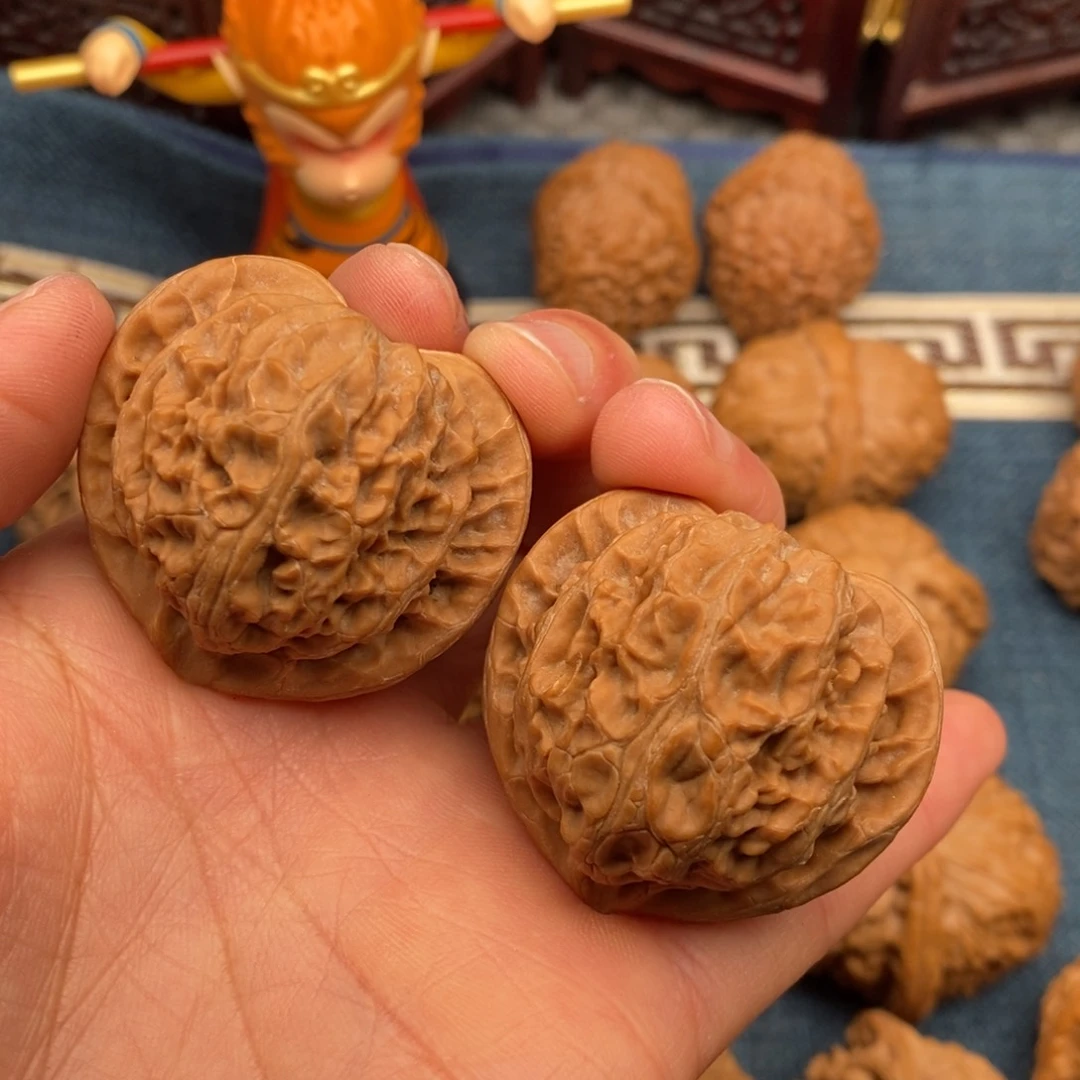 文玩核桃把件40全品桃心宫灯