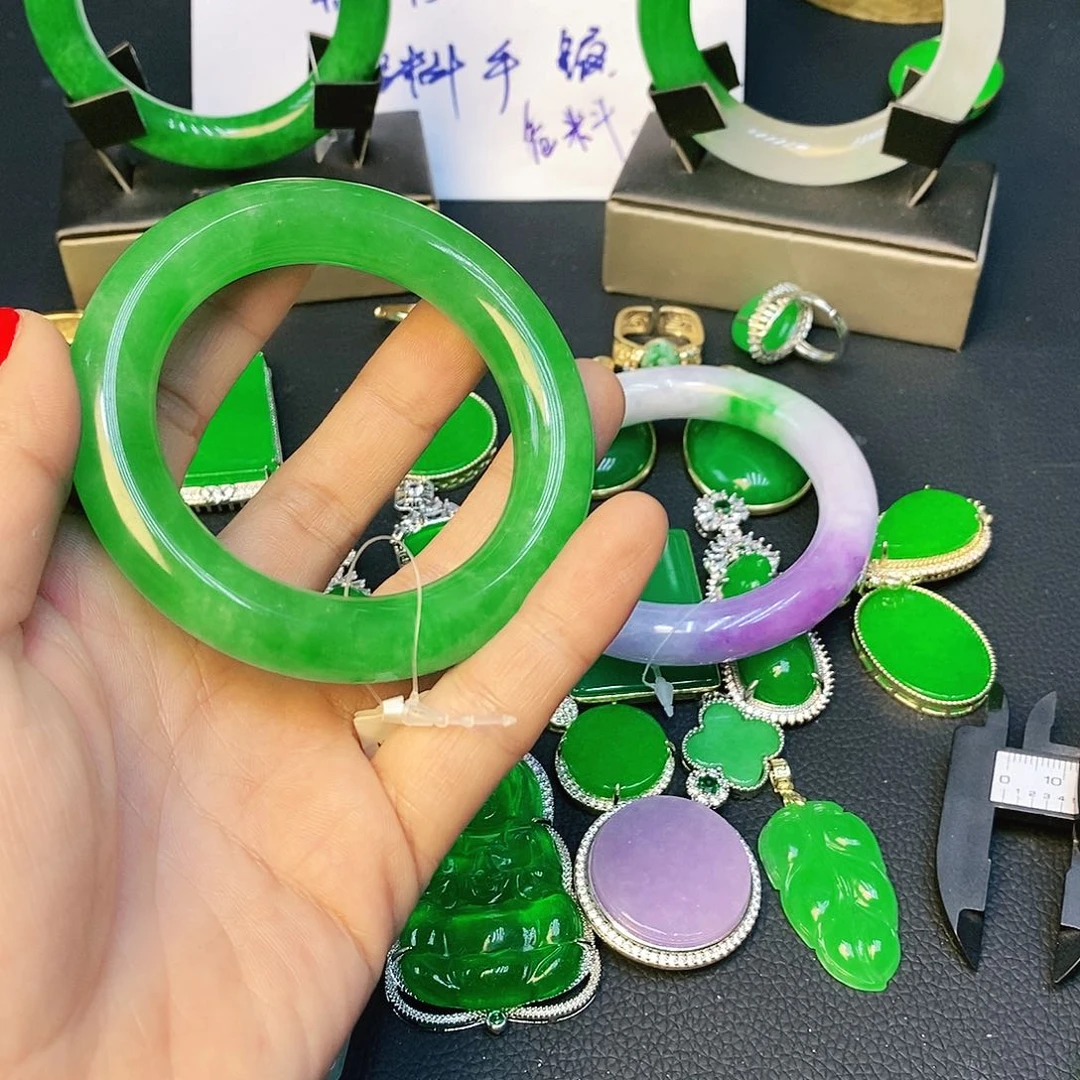 翡翠未镶嵌耳饰艾*手镯