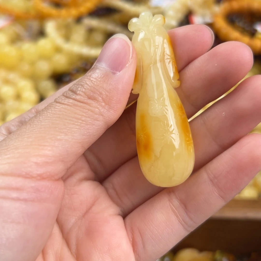 琥珀未镶嵌珠宝奇石