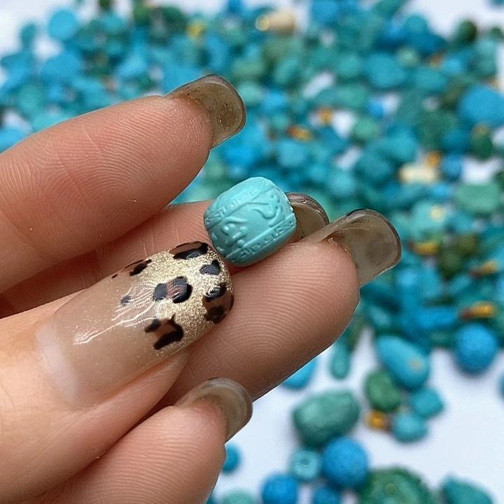 绿松石未镶嵌珠宝奇石