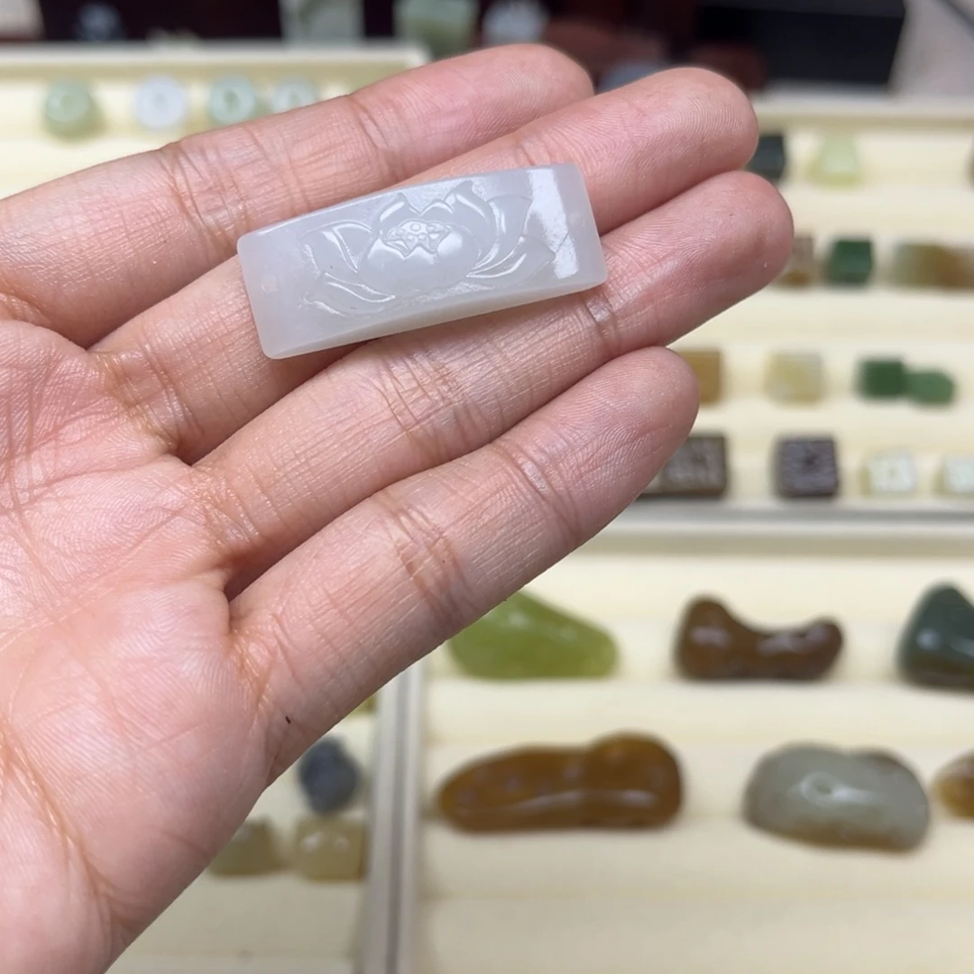 魁***君和田玉未镶嵌珠宝半成品