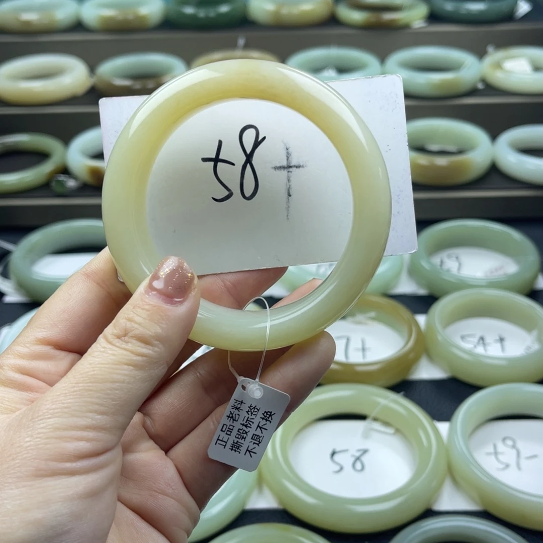 和田玉（糖玉）手镯未镶嵌