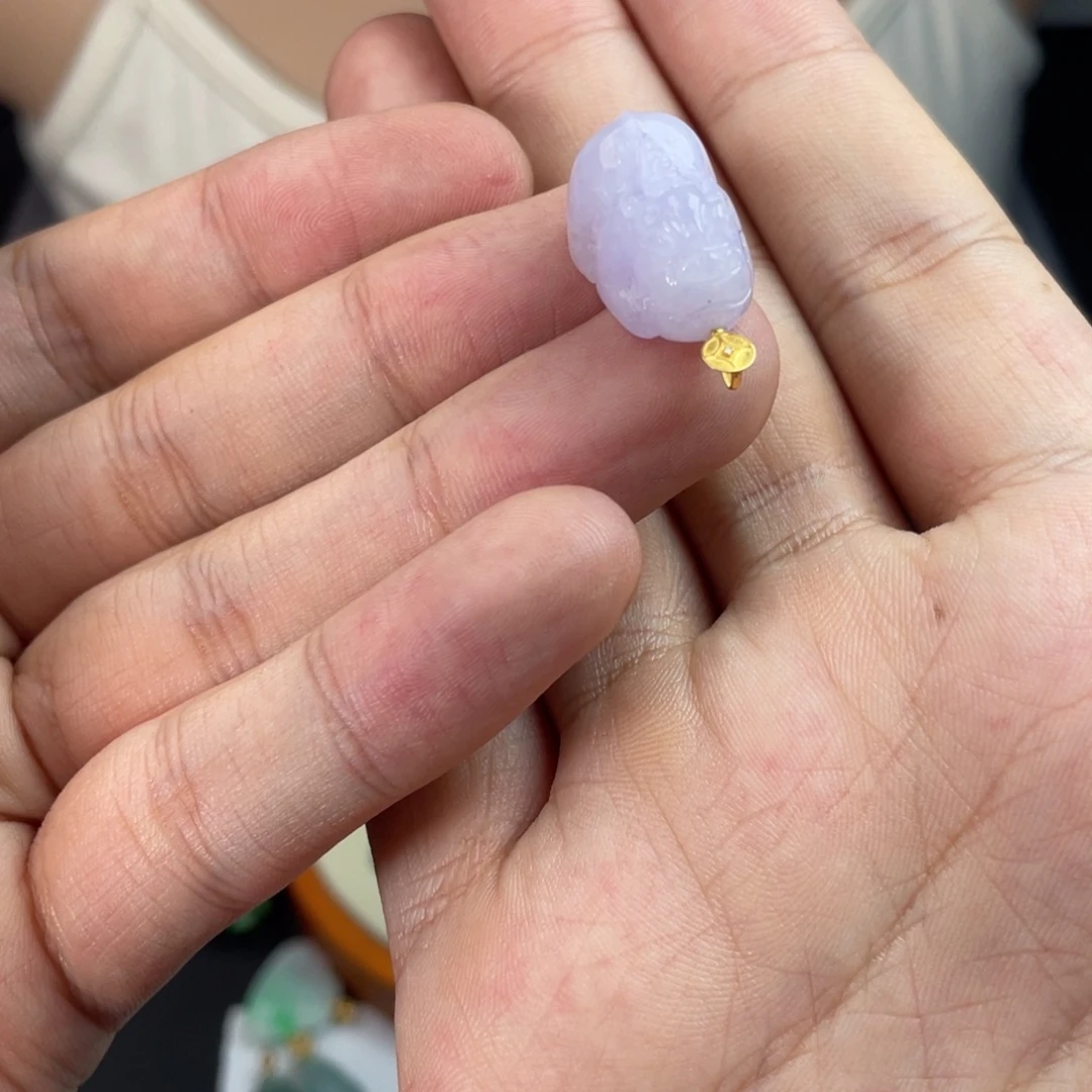 害****颈饰18K金镶嵌翡翠