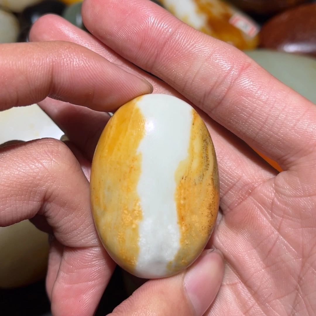 和田玉未镶嵌珠宝奇石
