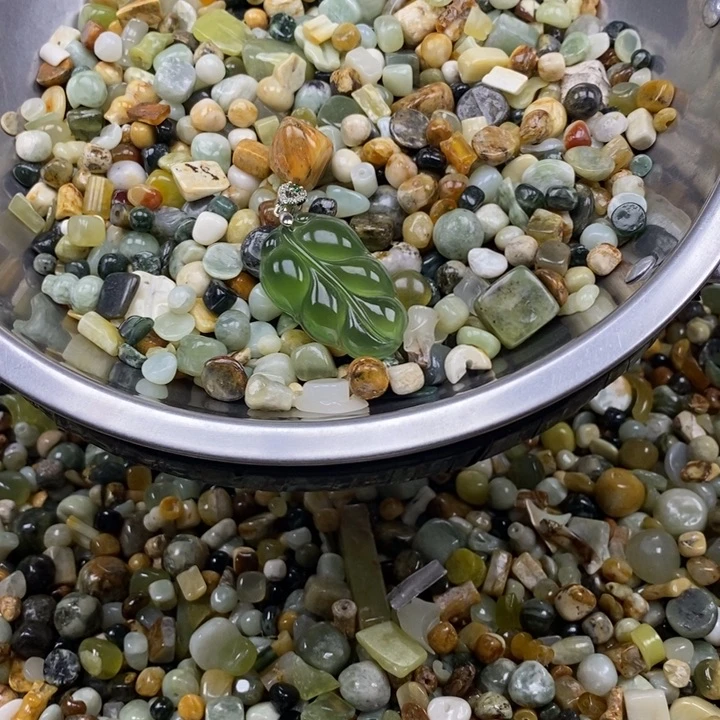 蛇纹石玉鱼缸石未镶嵌