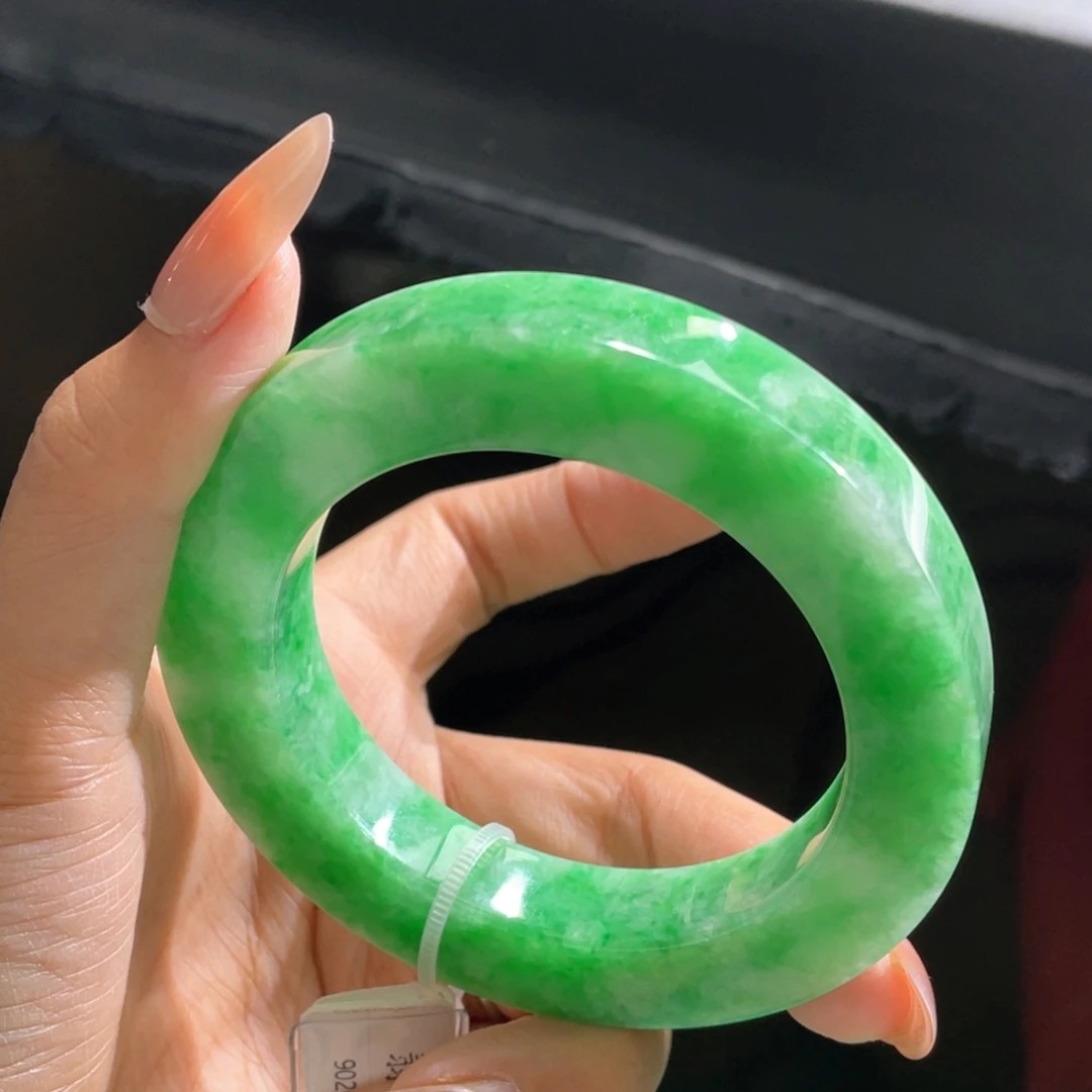未镶嵌手镯定制翡翠
