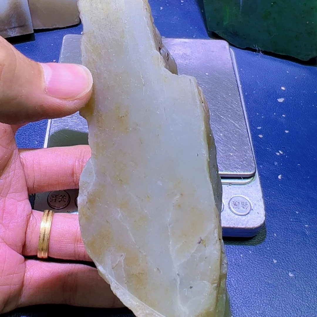 未镶嵌和田玉（糖玉）珠宝半成品