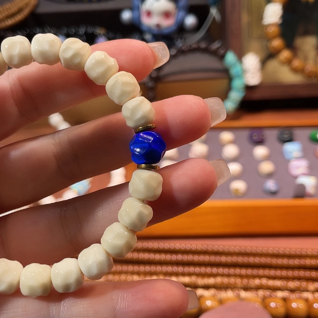 吊坠椰蒂777777777