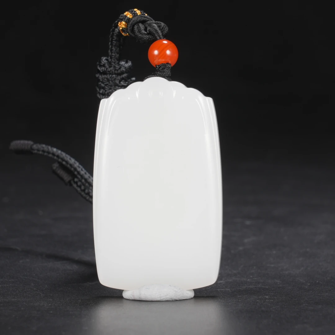 lot15和田玉羊脂无事牌挂件