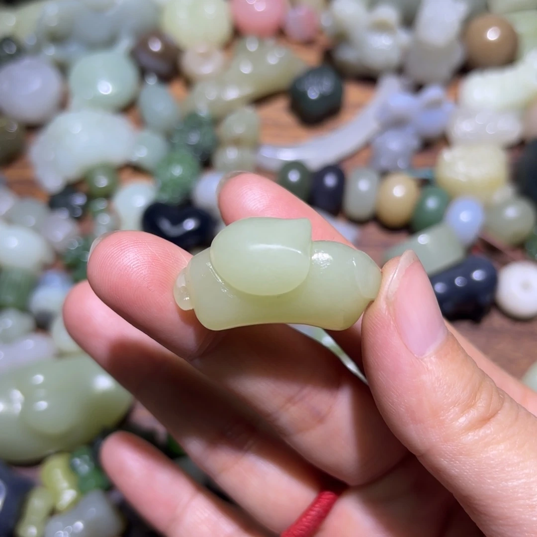 和田玉未镶嵌珠宝半成品