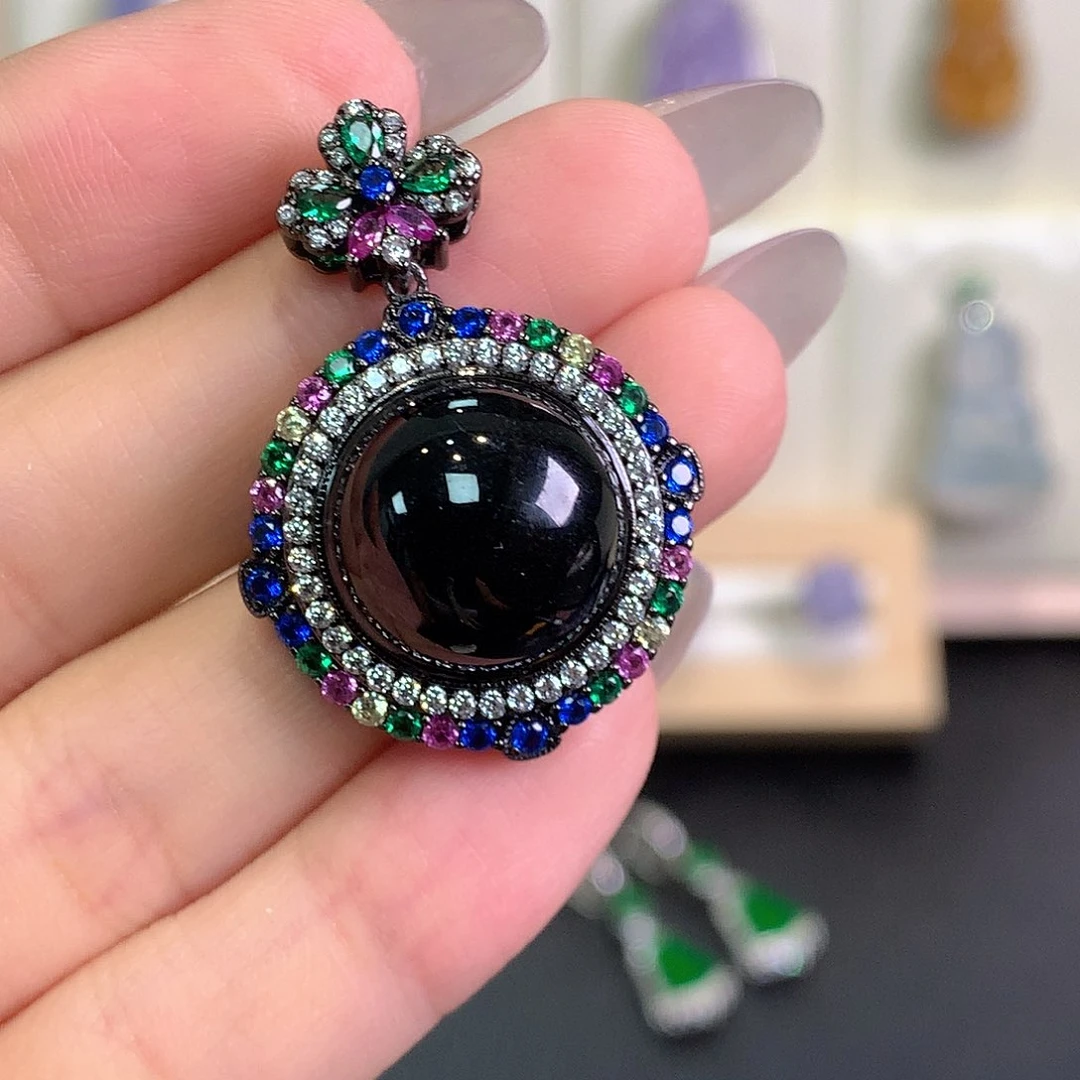 翡翠未镶嵌颈饰6、