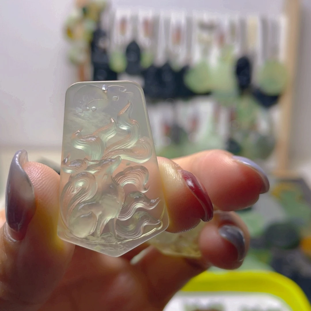 蛇纹石玉未镶嵌颈饰A*月