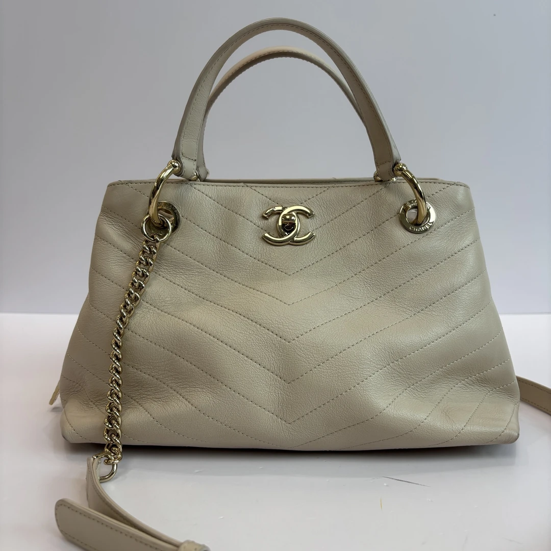 95新 Chanel/香奈儿 金扣 V纹信封手提单肩斜挎包 12130