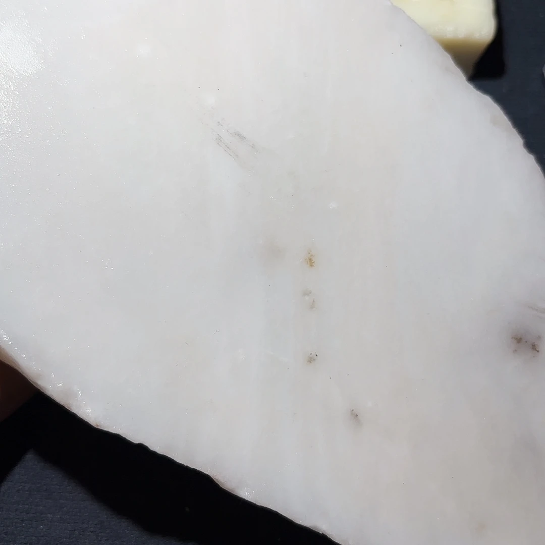 亽***。和田玉未镶嵌珠宝奇石