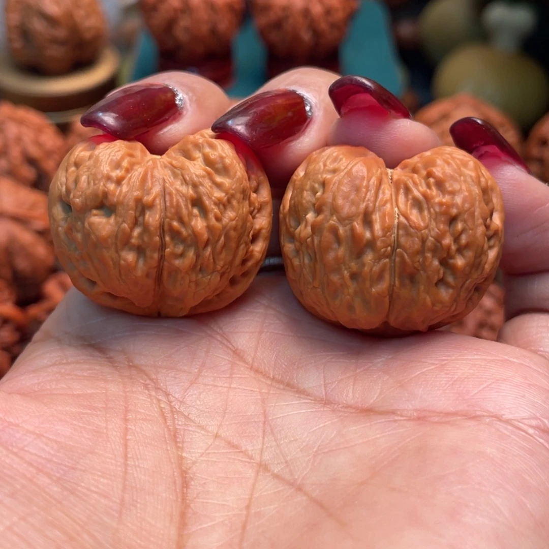 把件文玩核桃胖头陀桃心异形