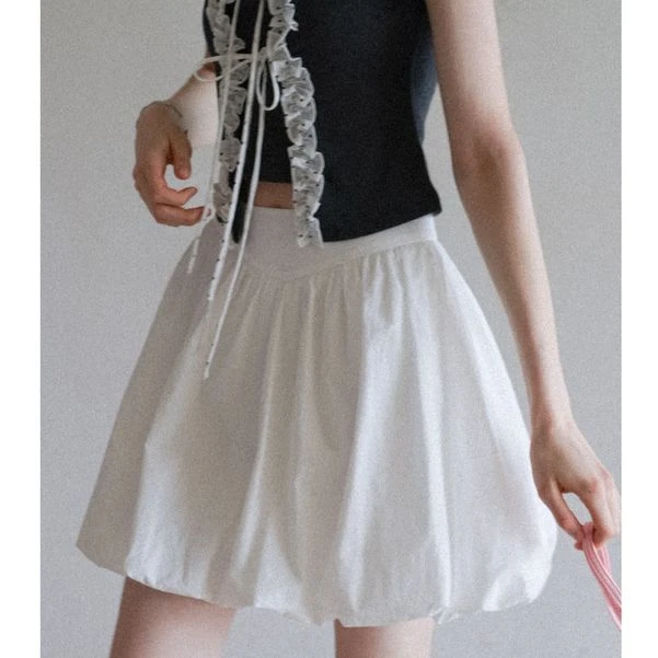 EGGKA【现现】收腰设计白色花苞半身裙女遮跨显瘦a字短裙E25B3767YM