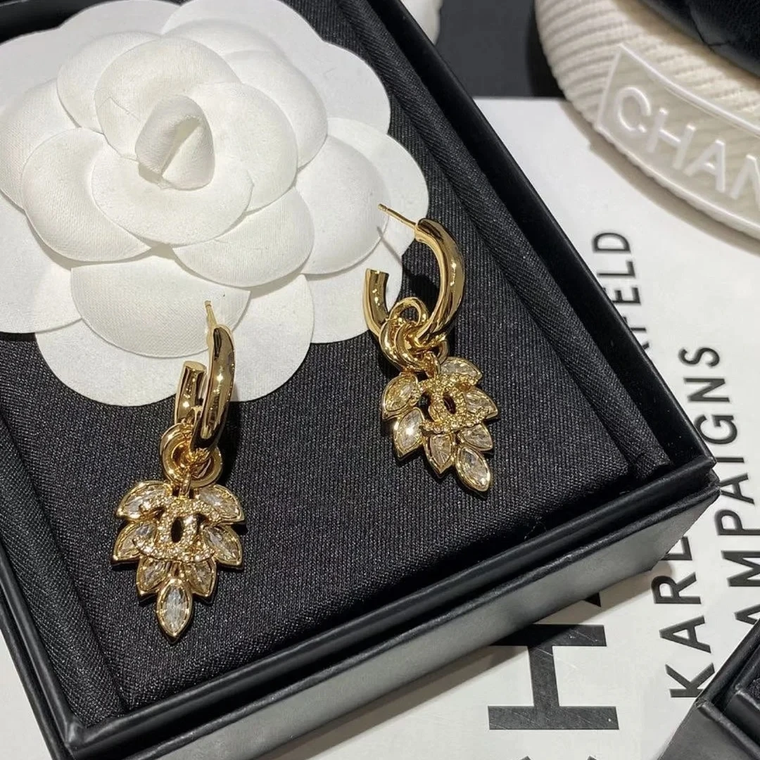 未使用 Chanel/香奈儿 日韩系金色叶子双C镶钻耳钩