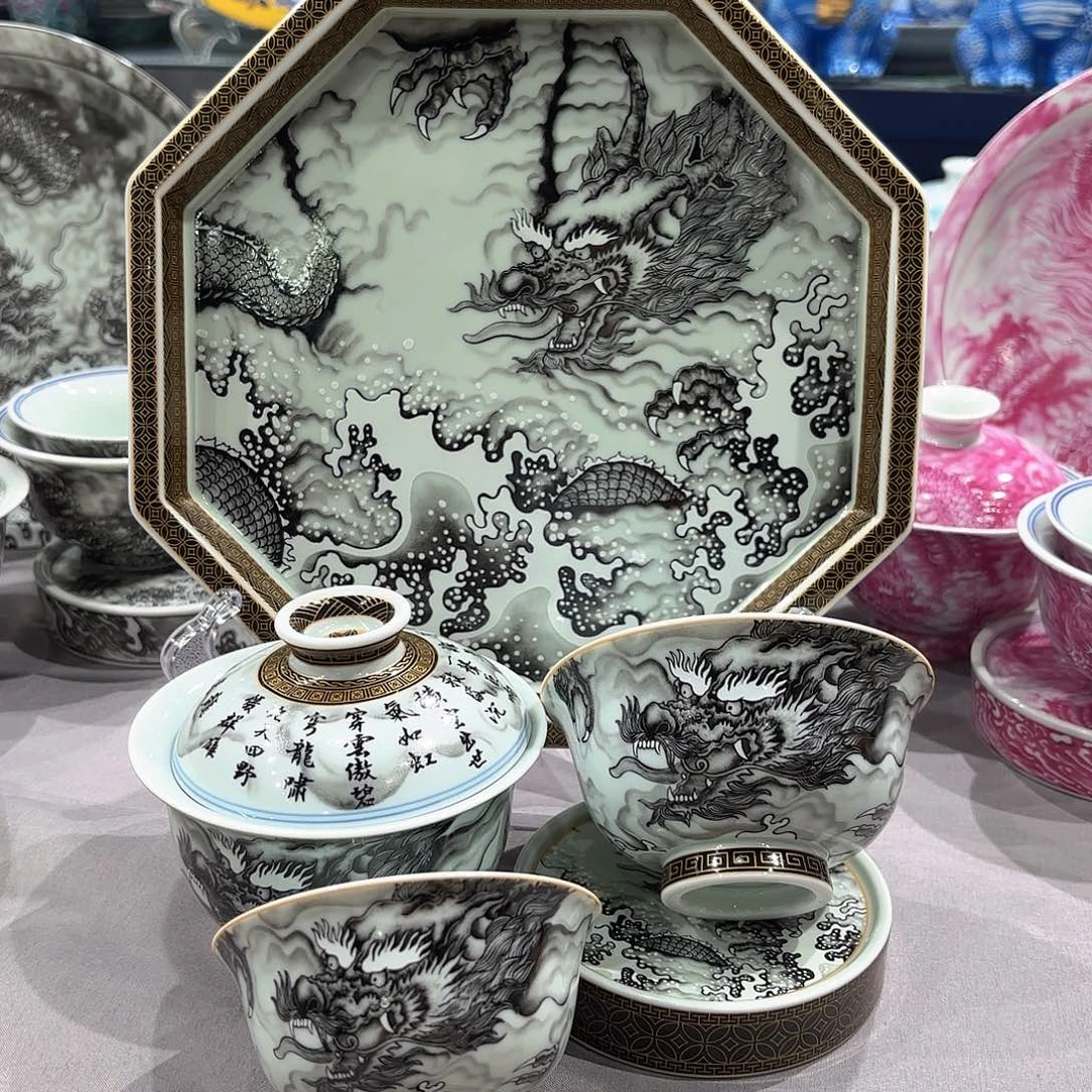 瓷片景德镇瓷器精品陈列