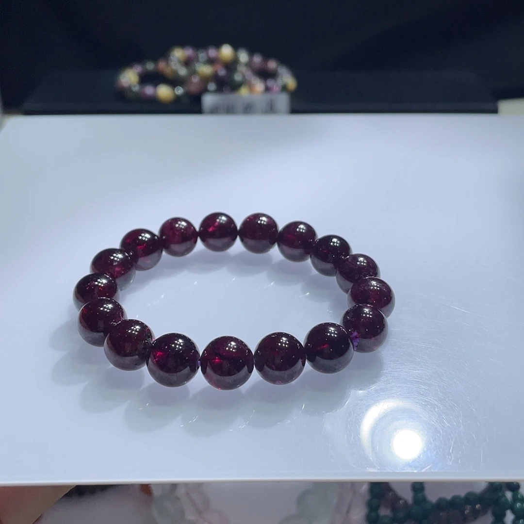 水晶手链未镶嵌紫牙乌石榴10m76元