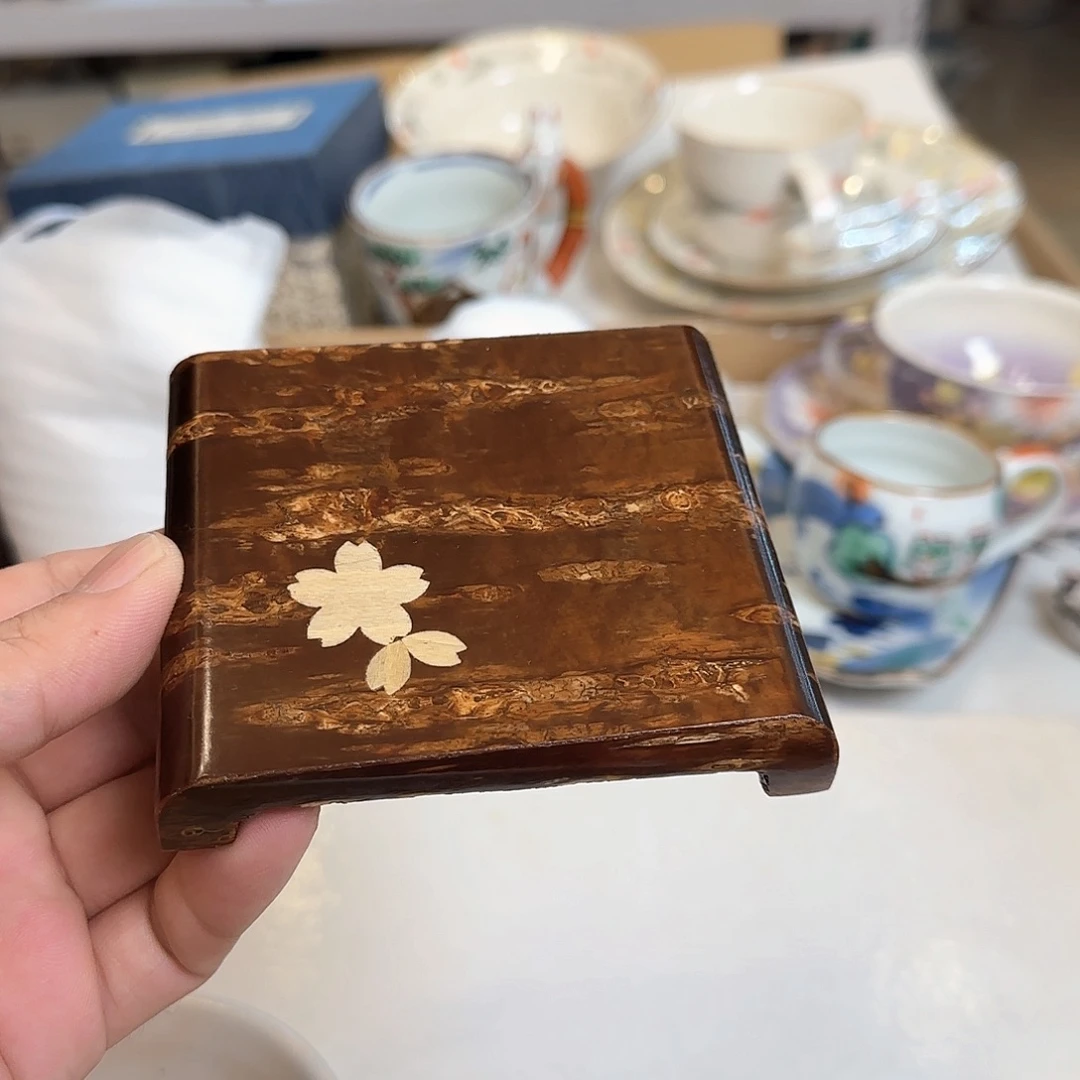 茶盏哈尔滨的秋天很冷吗怎么