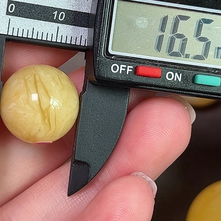 蜜蜡未镶嵌裸石微瑕284