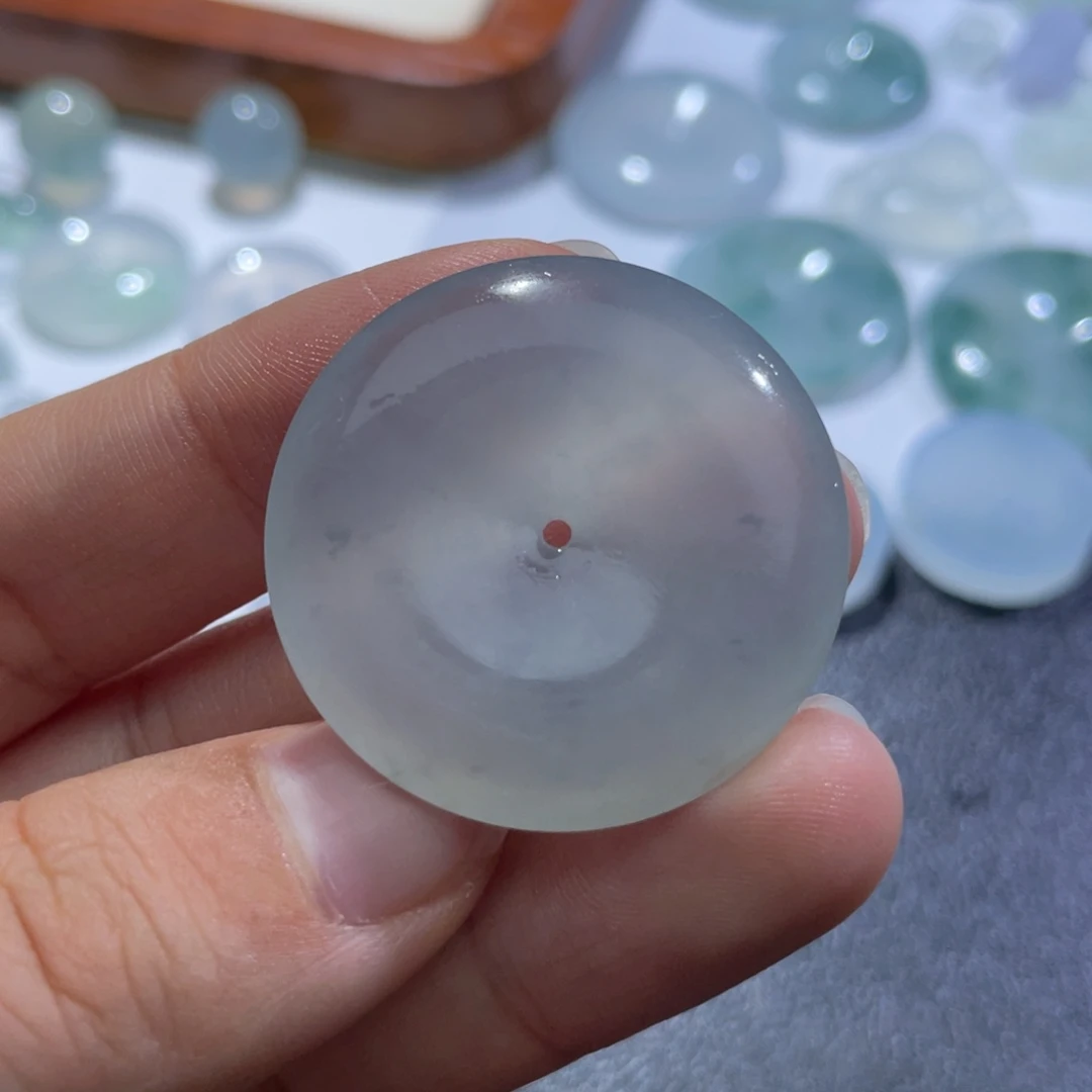 定制翡翠未镶嵌扣