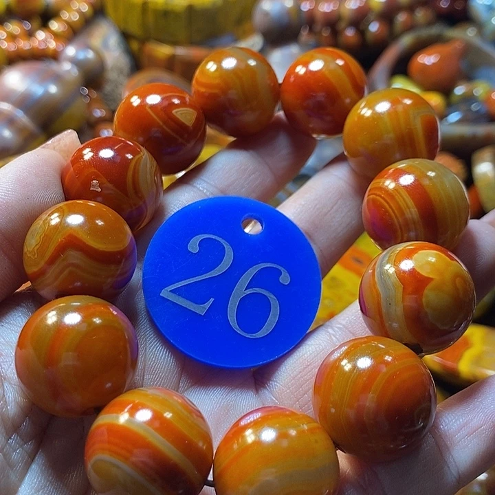 吉***）玛瑙/玉髓未镶嵌手链