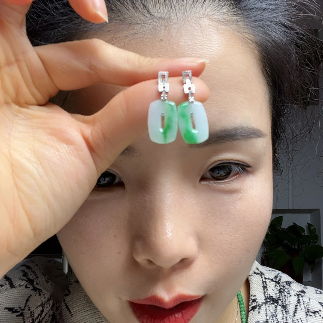 翡翠铂Pt900镶嵌耳饰天然翡翠