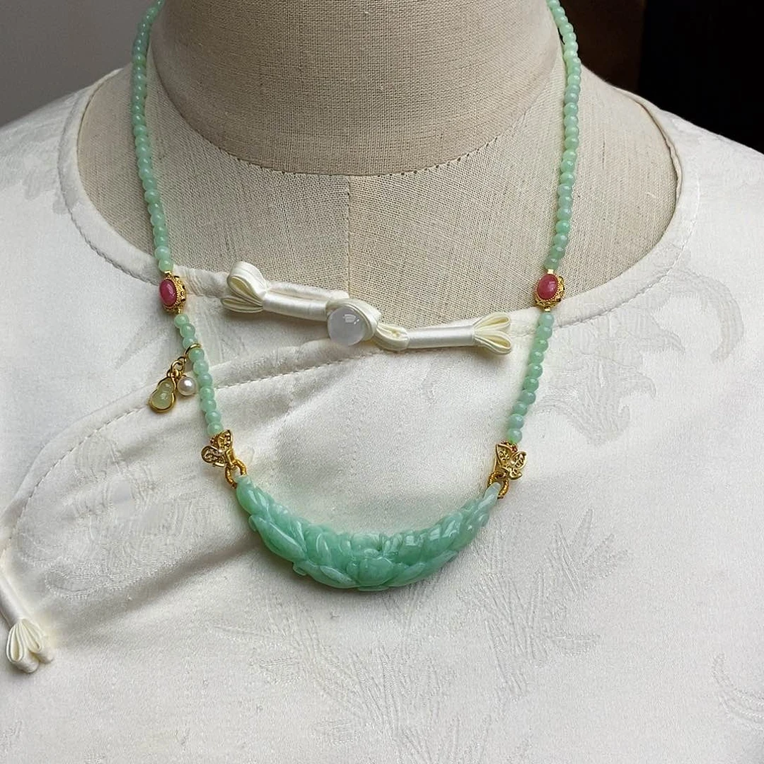 翡翠颈饰未镶嵌天然