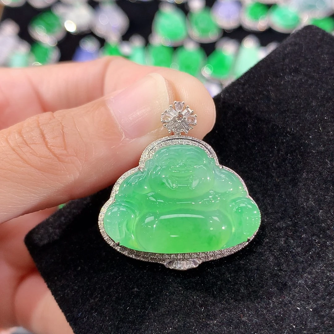 翡翠18K金镶嵌颈饰