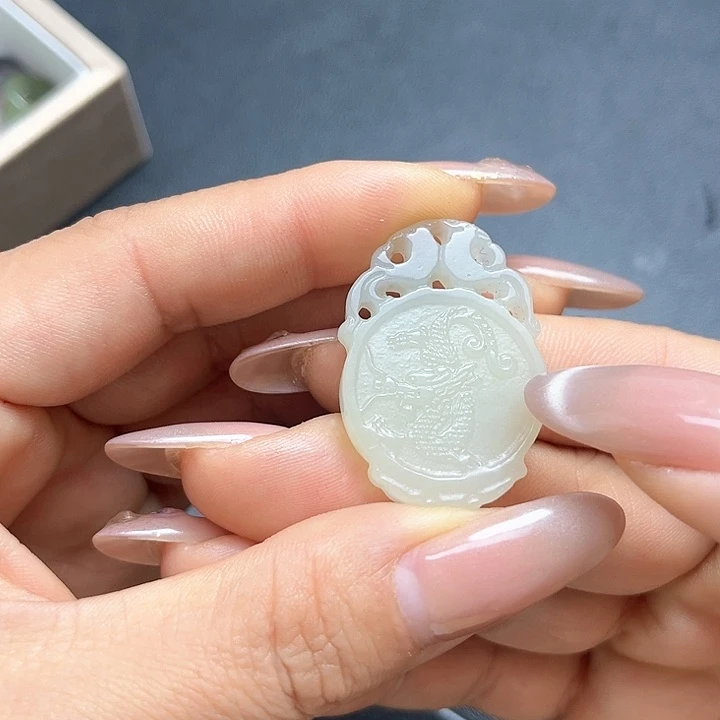 【闪购商品】颈饰未镶嵌和田玉