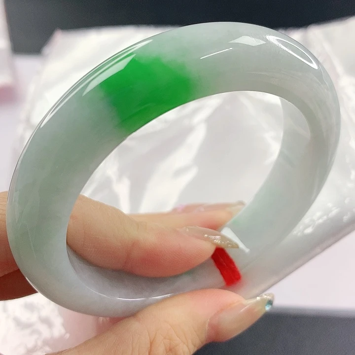 未镶嵌手镯翡翠，831