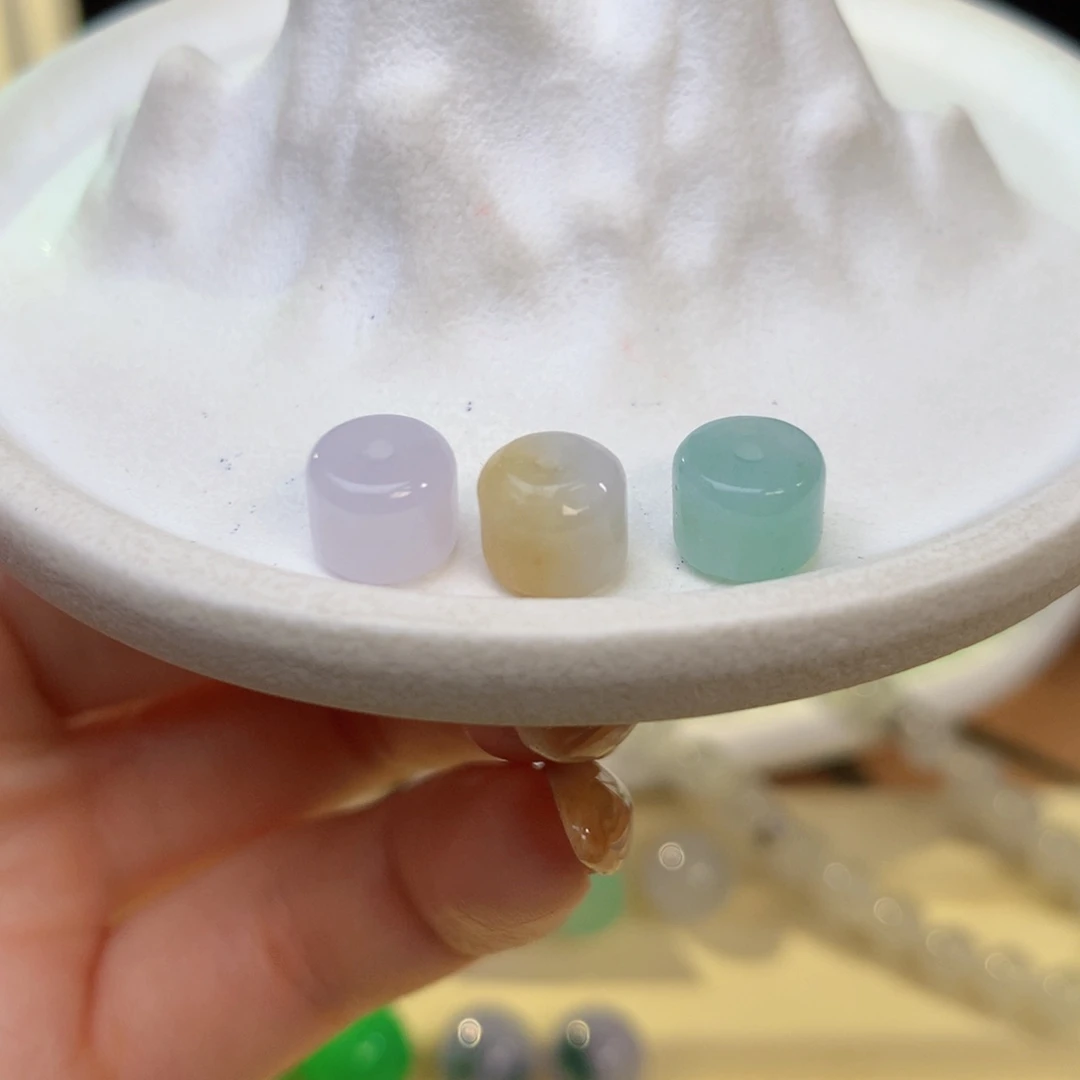 翡翠未镶嵌胸饰福利一组