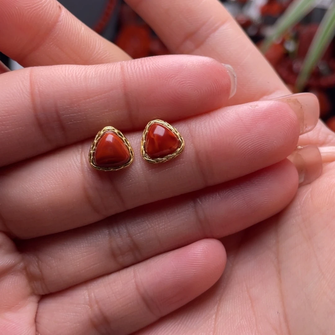 【闪购商品】南红玛瑙牛血红耳钉银S925镶嵌