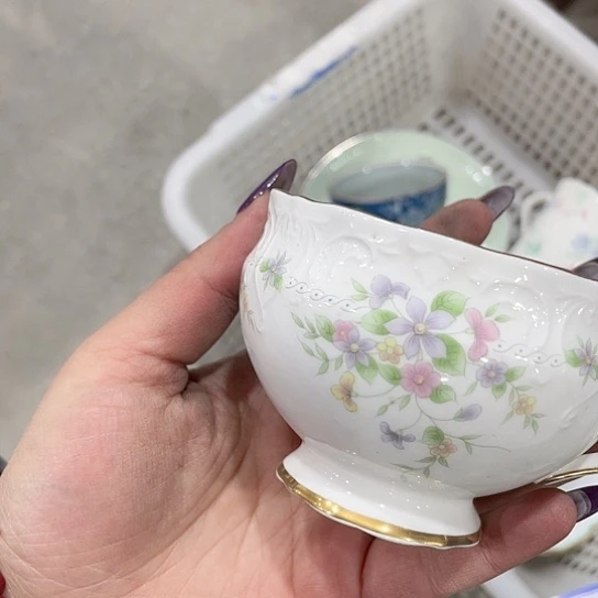 边***e瓷器和陶瓷艺术的创作过程