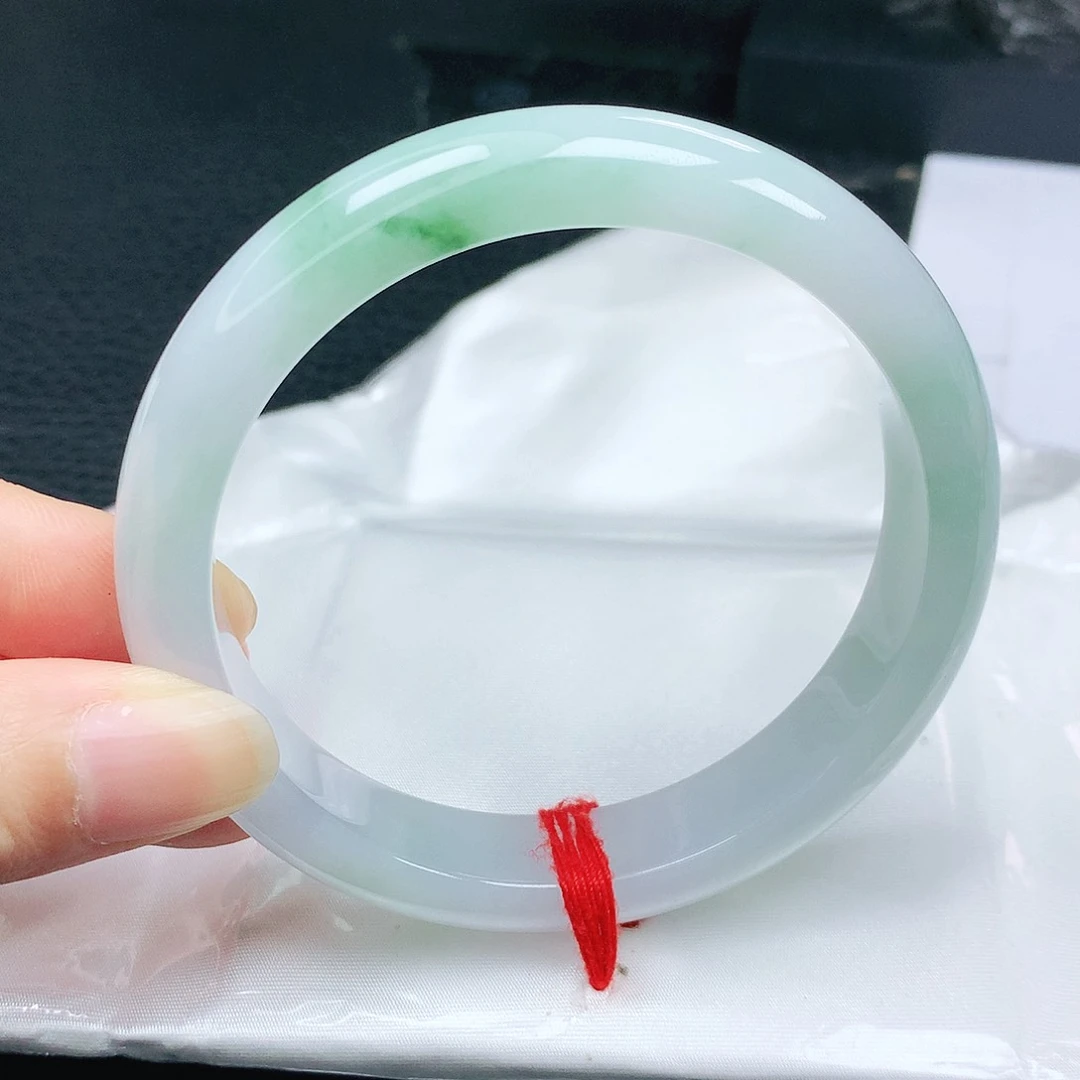 翡翠手镯未镶嵌正