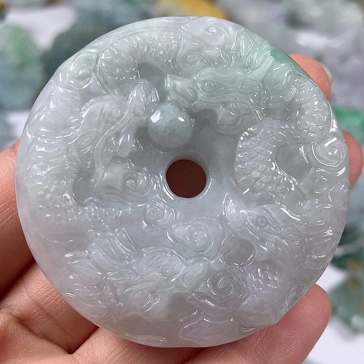 翡翠未镶嵌颈饰九龙扣两面工艺福利