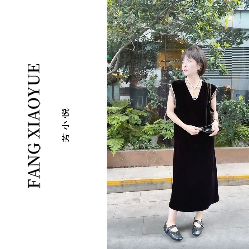 【芳小悦】夏季新品时尚慵懒重工珍珠V领连衣裙显瘦黑色